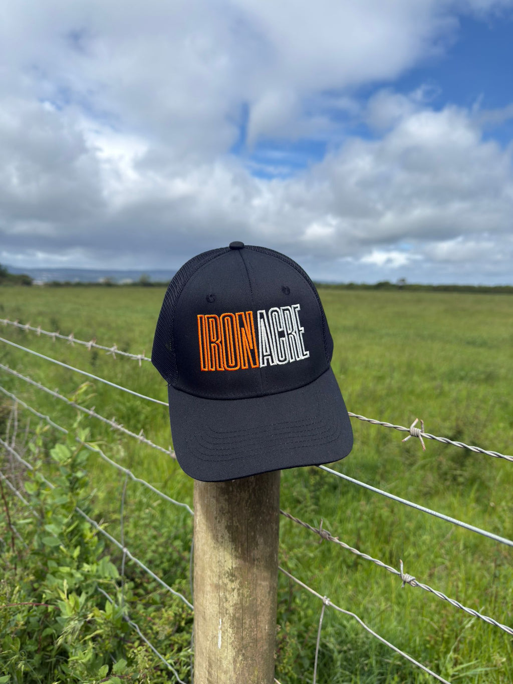 Core Trucker Black/Black